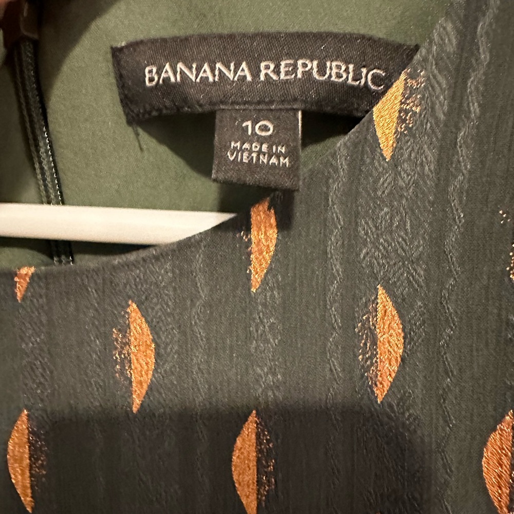 Banana Republic Green and Gold Half Moon Dress size 10 - Picture 3 of 4